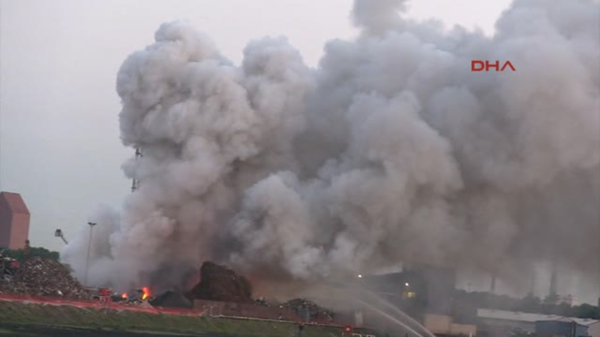 Duisburg Yangını Korkuttu