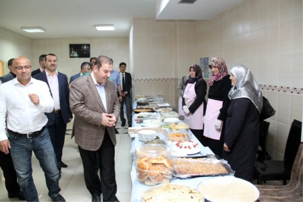 Erenler Talebe Yurdu Kermesi Açıldı