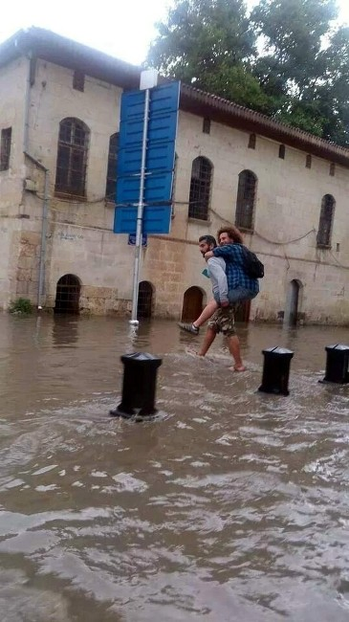 Gaziantep\'te Yağmur ve Dolu Yağışı Hayatı Felç Etti