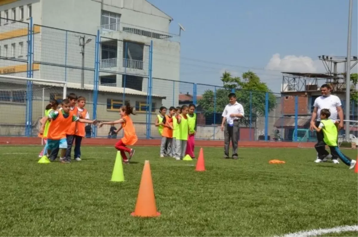 İlkokul Fiziksel Etkinlik Oyunları Seçmeleri Yapılıyor