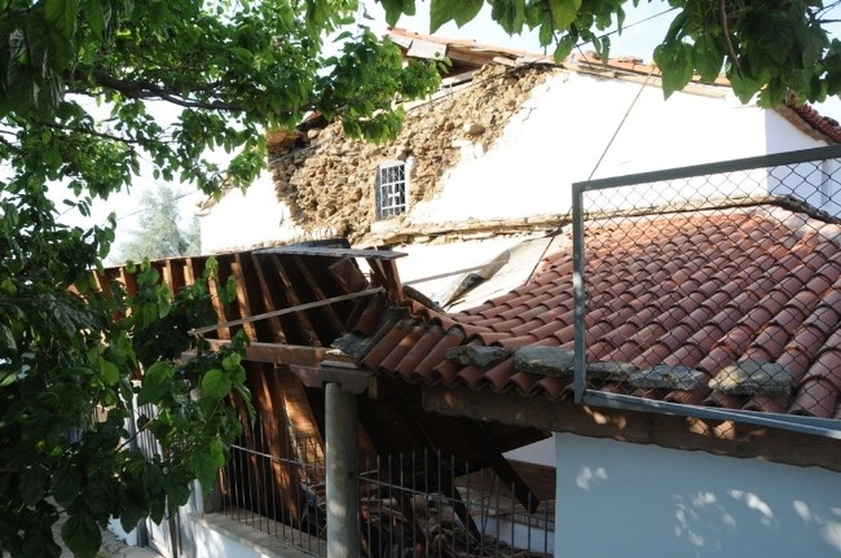 Kilise Depreme Dayanamadı
