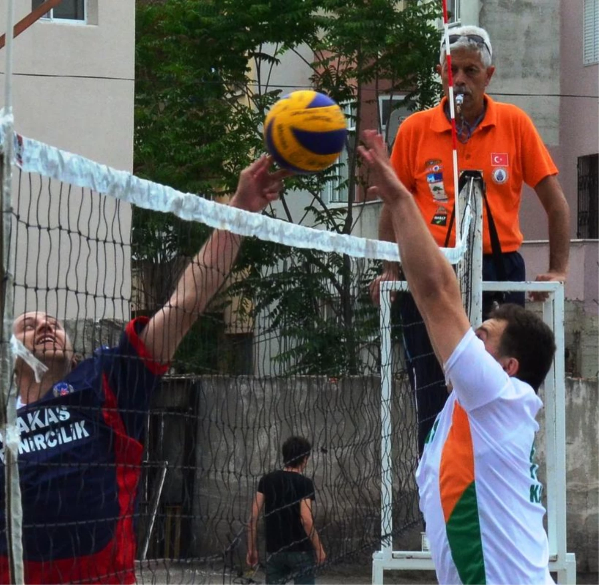 Lapseki Kaymakamlığı Bahar Kupası Voleybol Turnuvası" Sona Erdi