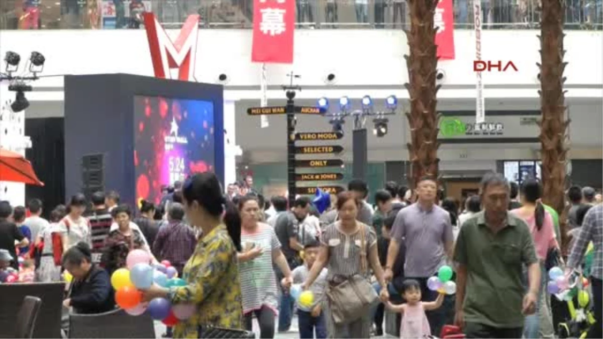 Özyeğin\'den Çin\'de Davullu Ejderha Danslı Açılış