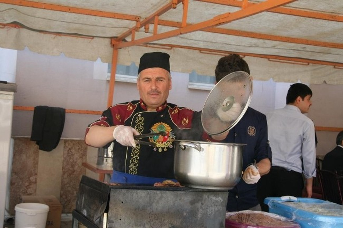 Sungurlu\'da Öğrenciler Yararına Hayır Çarşısı Açıldı