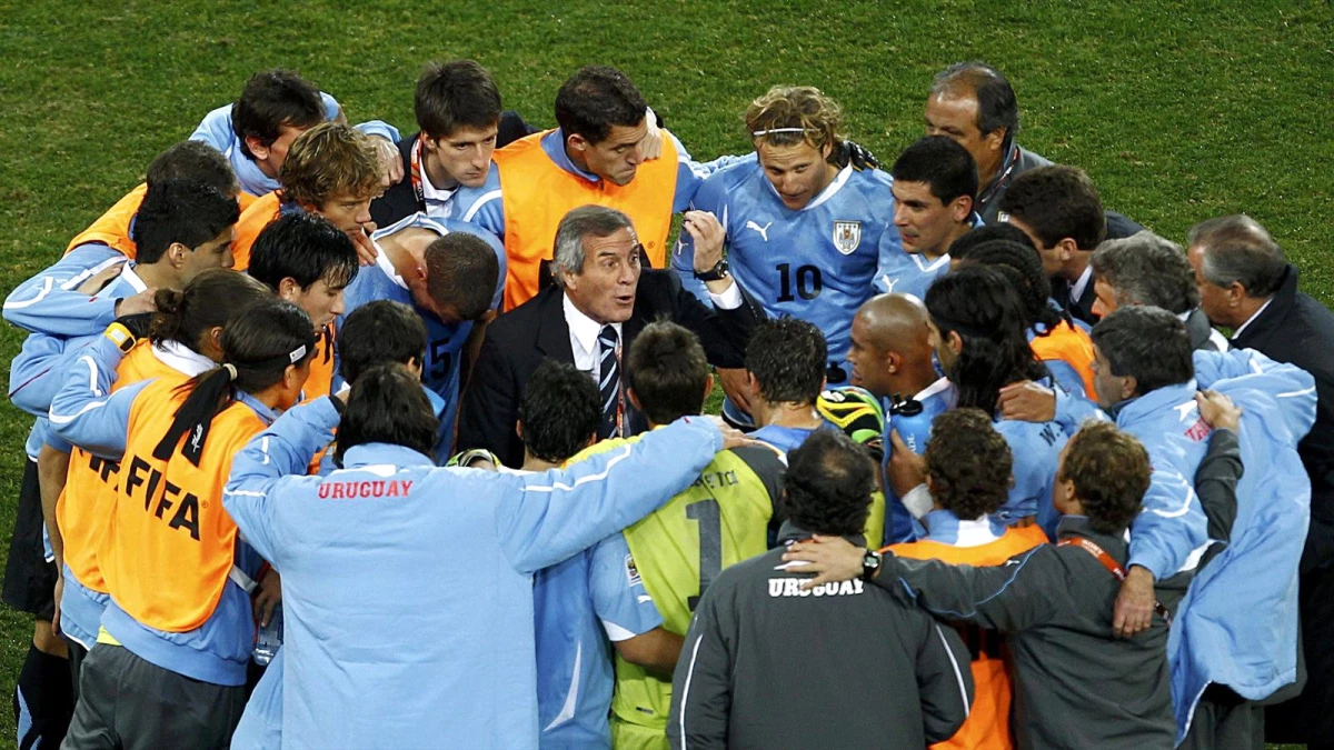 Uruguay Basını Dünya Kupası\'nın Sahaya Hangi İlk 11\'le Çıkacağını Ortaya Çıkardı
