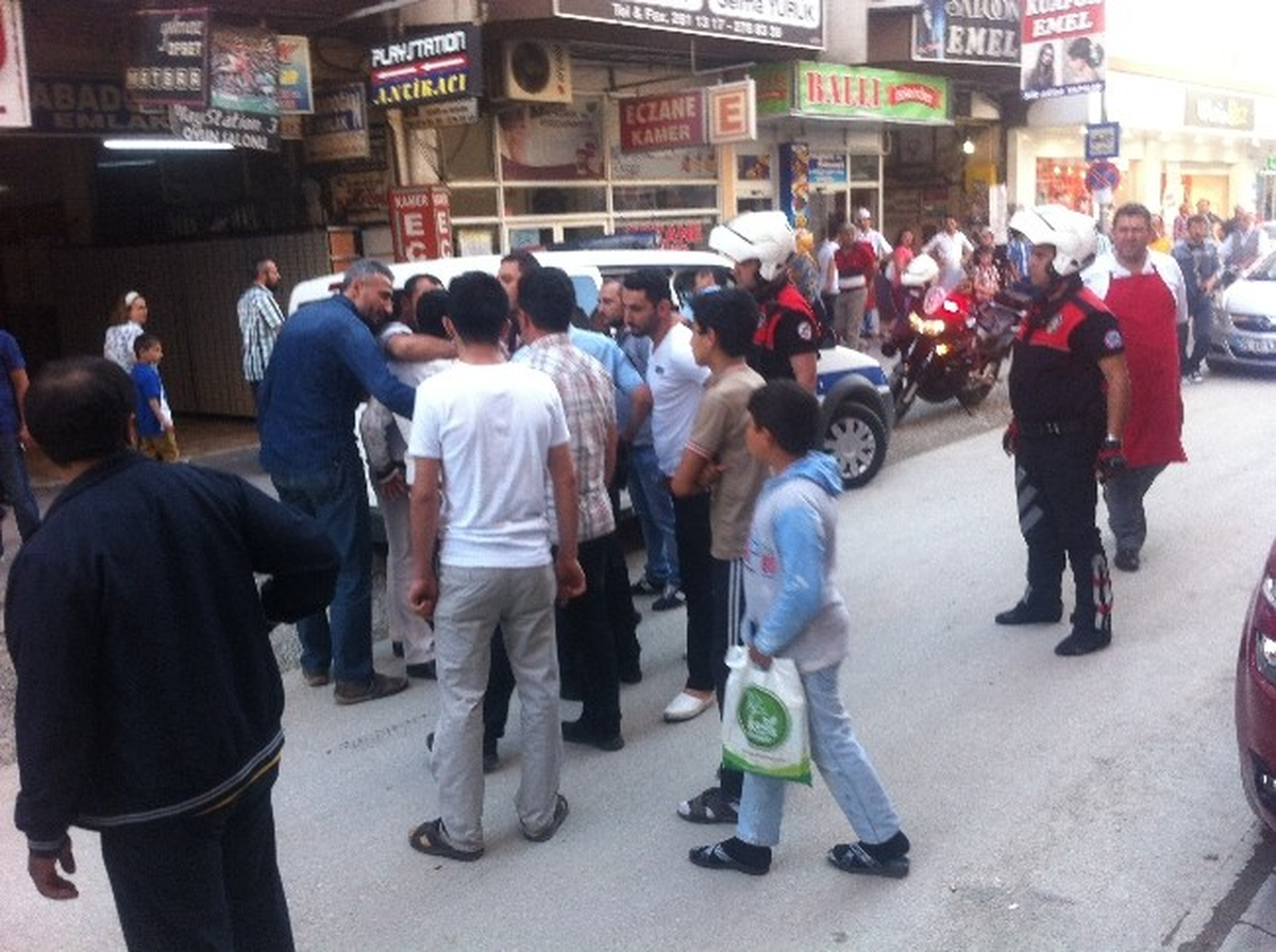 Adapazarı\'nda Döner Bıçaklı Kavga