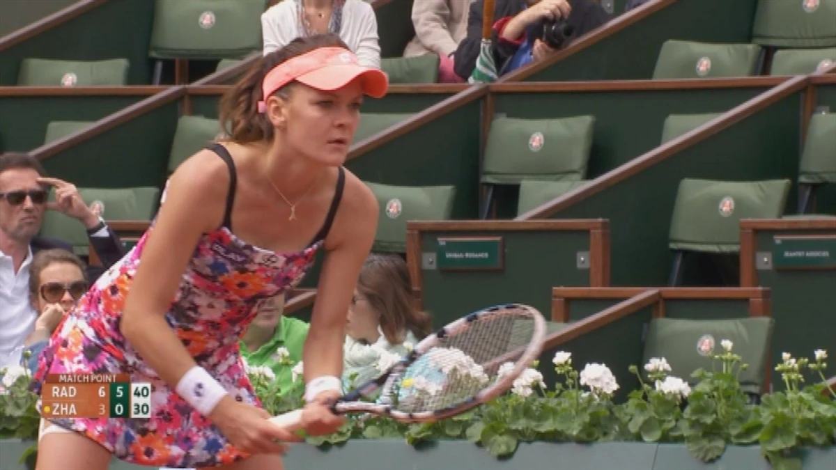 Agnieszka Radwanska, Roland Garros\'ta İkinci Tura Yükseldi