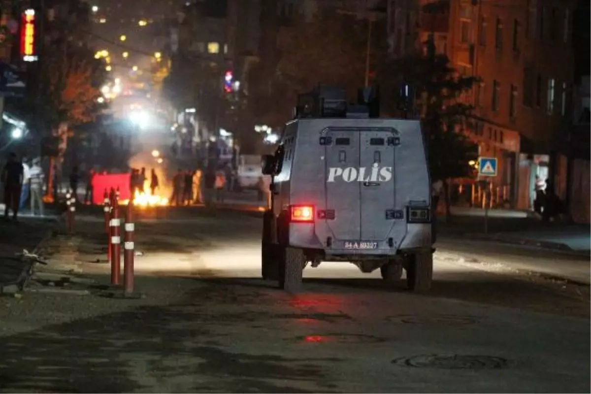 Gazi Mahallesi\'nde Polis Müdahalesi