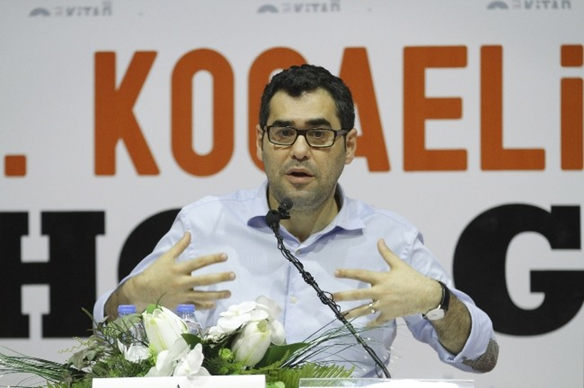 Enver Aysever "Fuarın Her Geçen Yıl Geliştiğini Görüyorum"