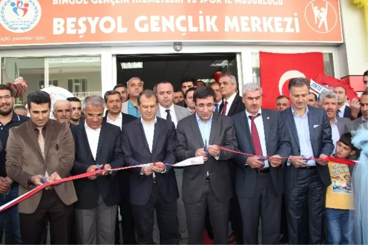 Kalkınma Bakanı Yılmaz Bingöl\'de Gençlik Merkezi Açılışı Yaptı