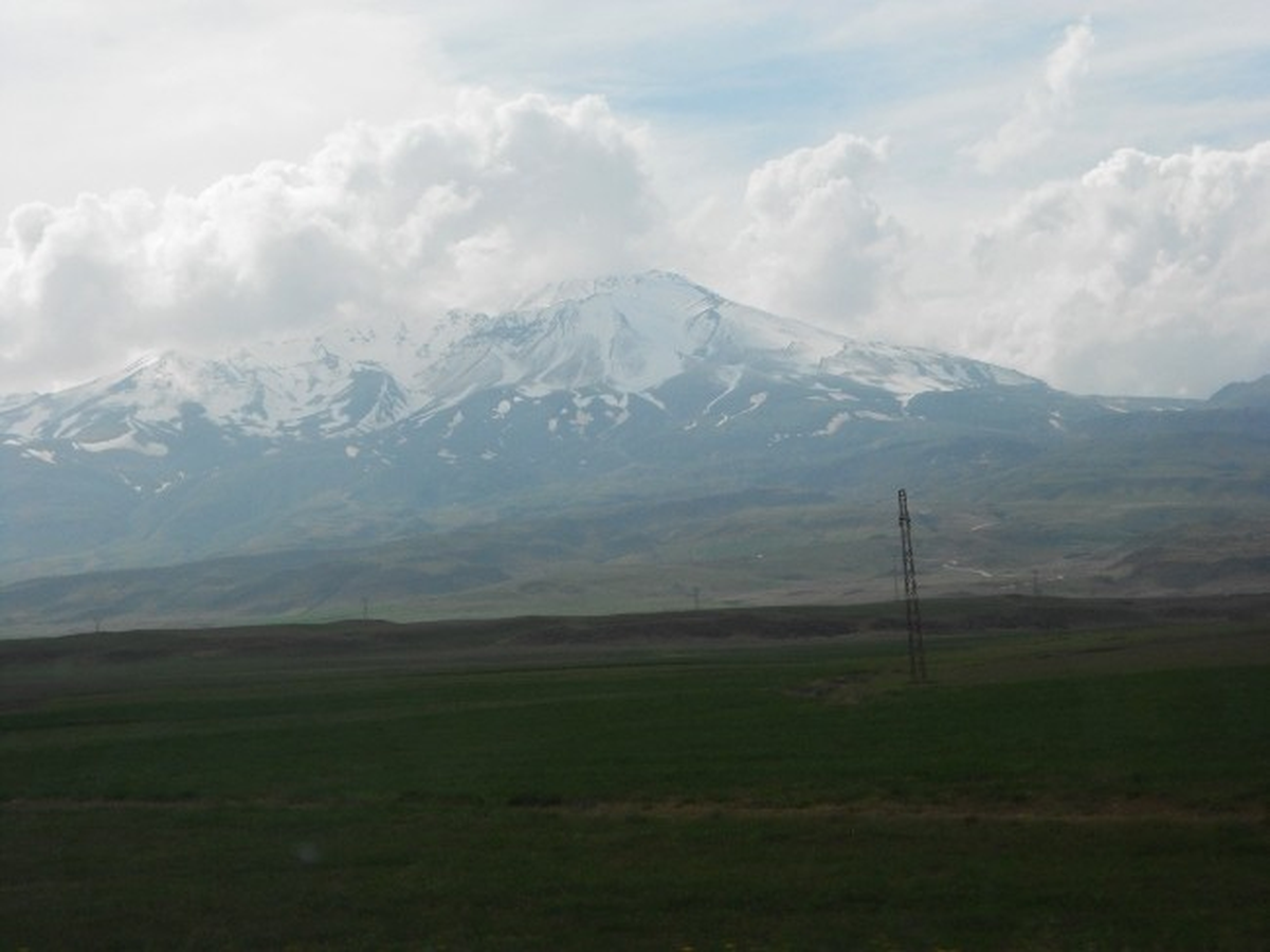 Süphan Dağı\'na Kar Yağdı