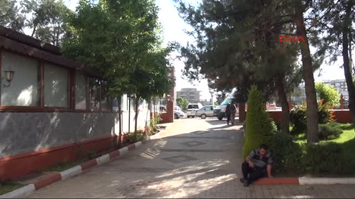 Suriyeli Öfkeli Koca, Eşini Önce Dövdü Sonra Bıçakladı