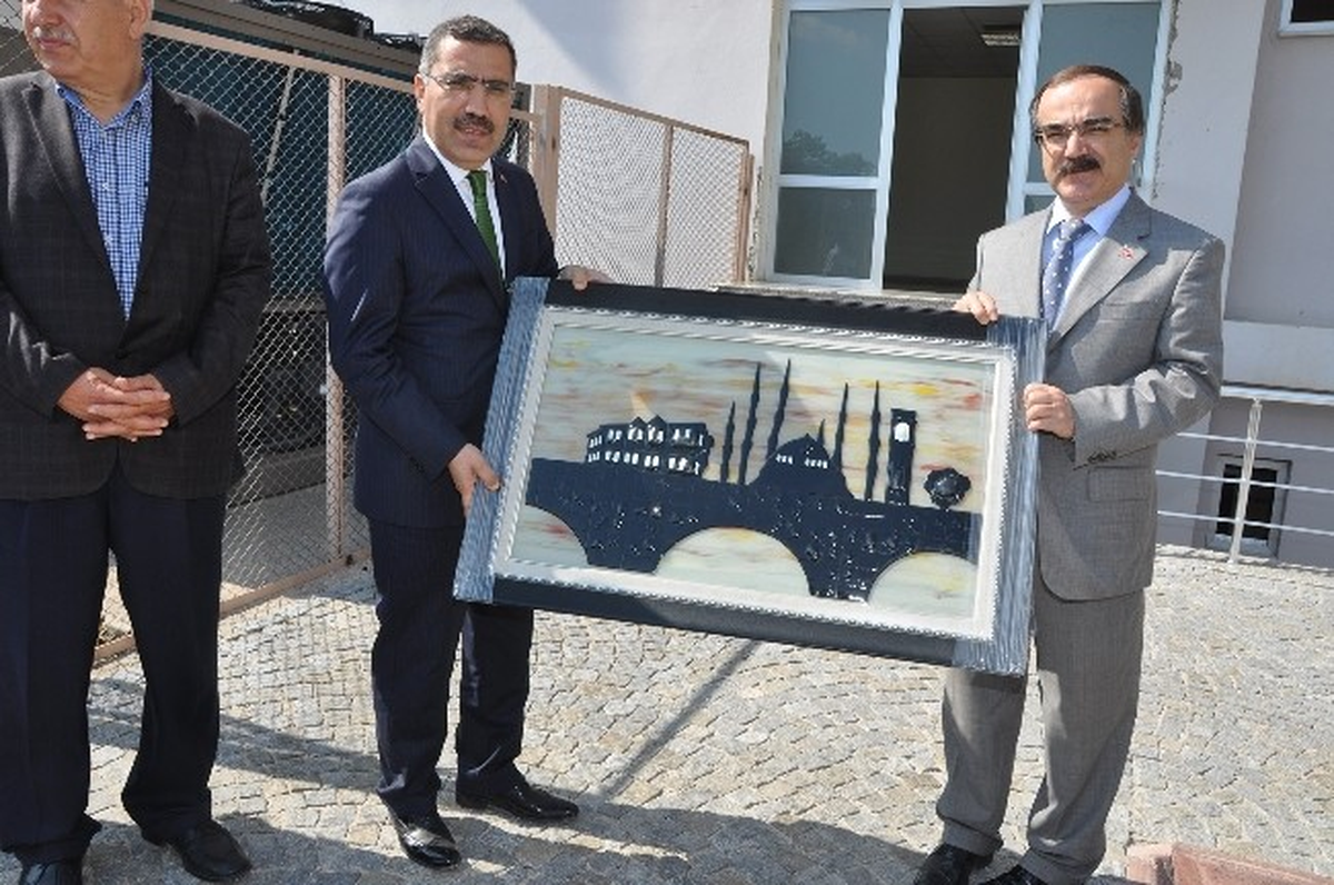 Vali Coş Veda Ziyaretlerine Başladı