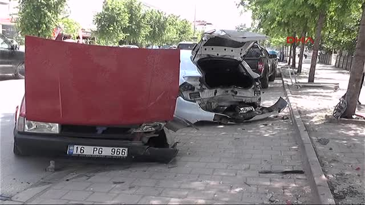 17 Yaşındaki Ehliyetsiz Sürücü Kaza Yaptı