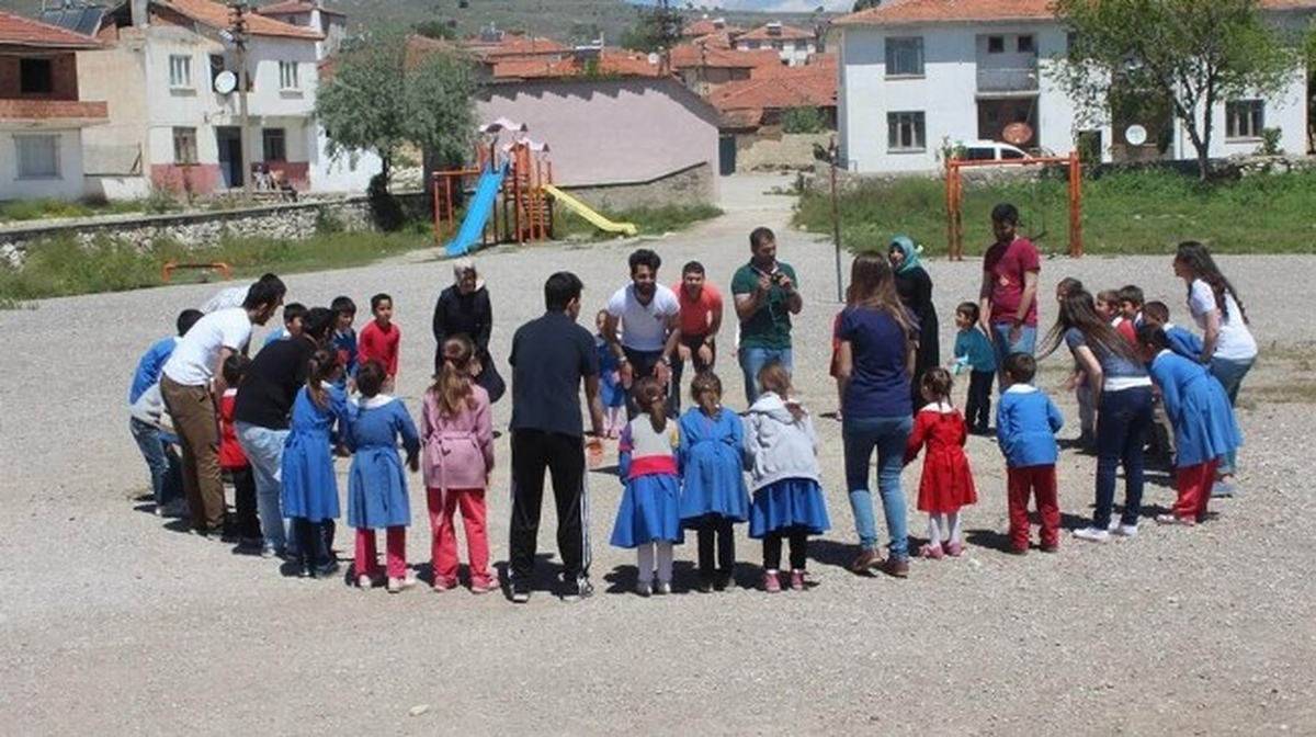 Afyonkarahisar\'da Fikir Atölyesi Projesi Devam Ediyor