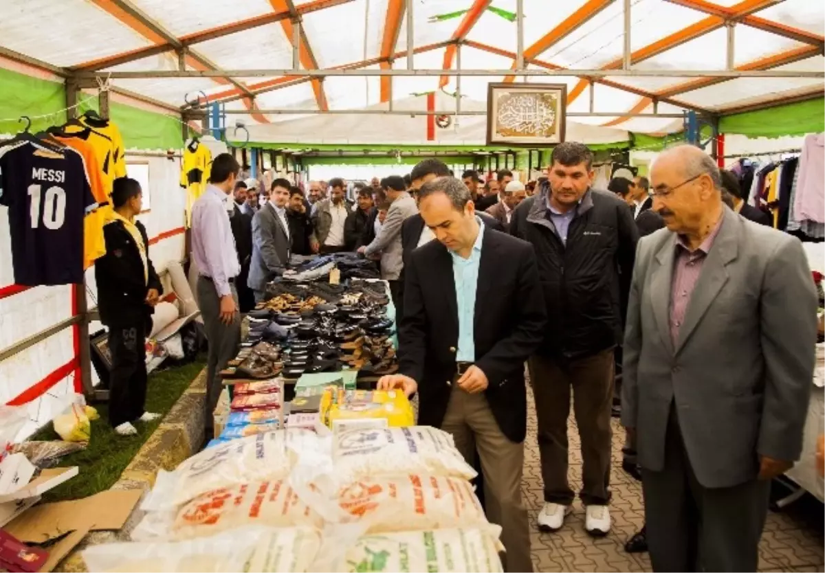 Ahlat\'ta Öğrenciler Yararına Kermes