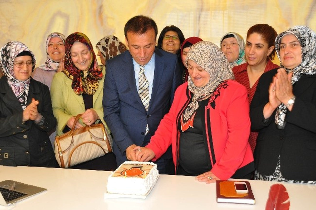 AK Parti\'li Kadınlardan Genç\'e Ziyaret