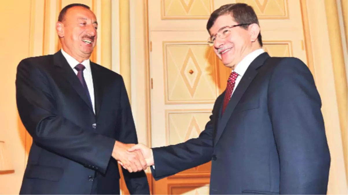 Davutoğlu, Azerbaycan Cumhurbaşkanı Aliyev ile Görüştü