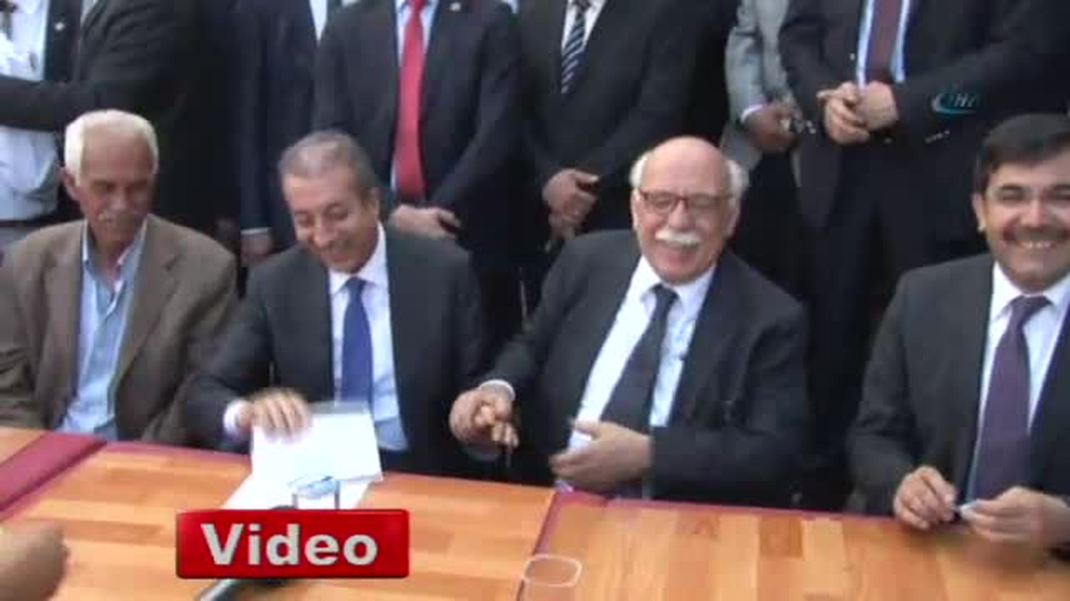 Bakan Eker, Vatandaşlara Kürtçe Veda Ett