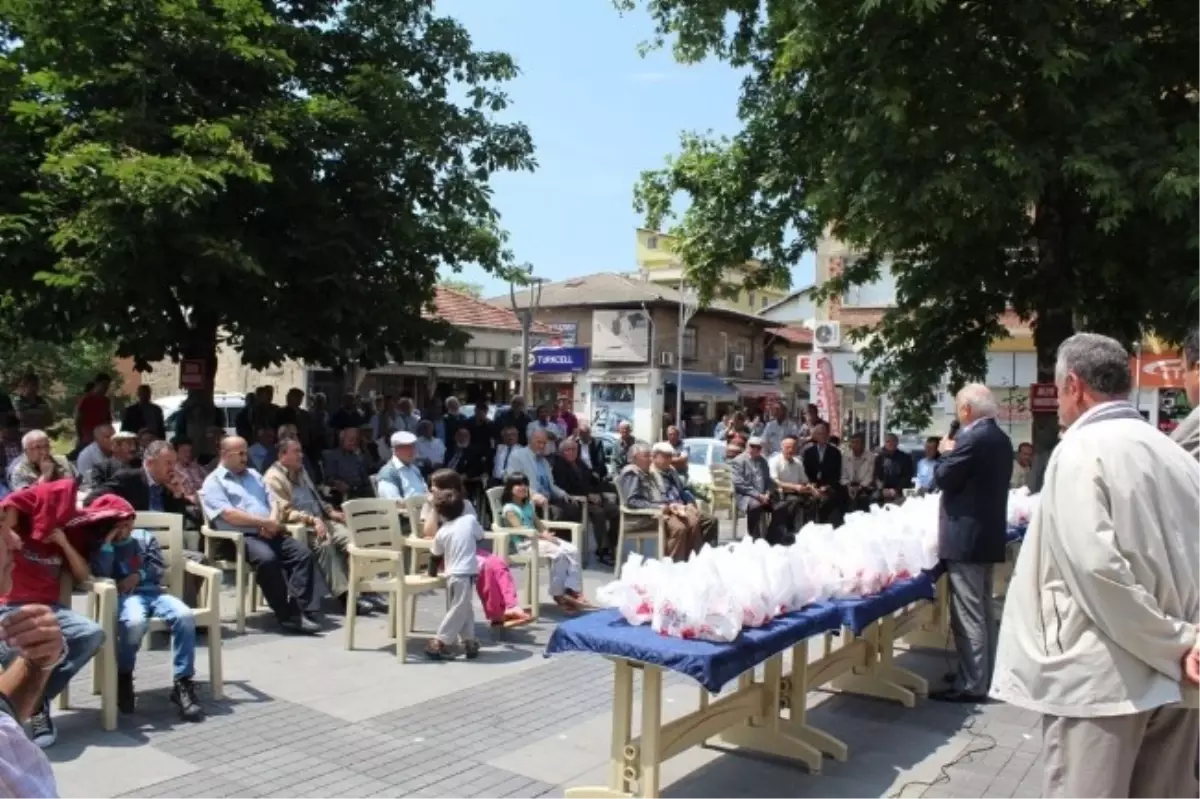 Kozcağız Belediye Başkanı Kandil Simidi Dağıttı