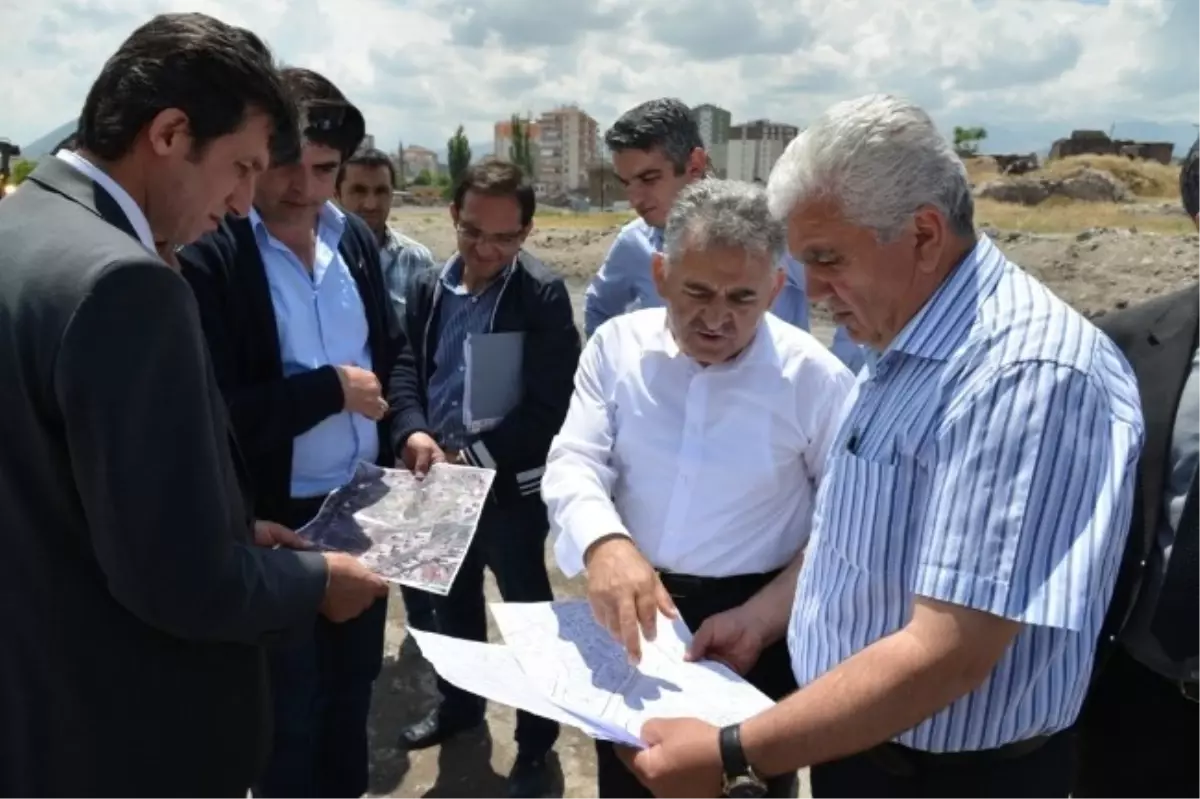 Caferbey Mahallesinde Yeni Bir Yol Çalışması