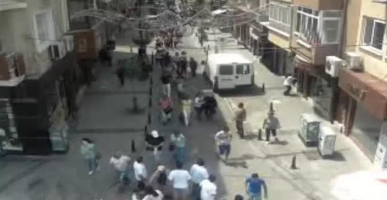 Deprem Anı Mobese Kameralarına da Yansıdı