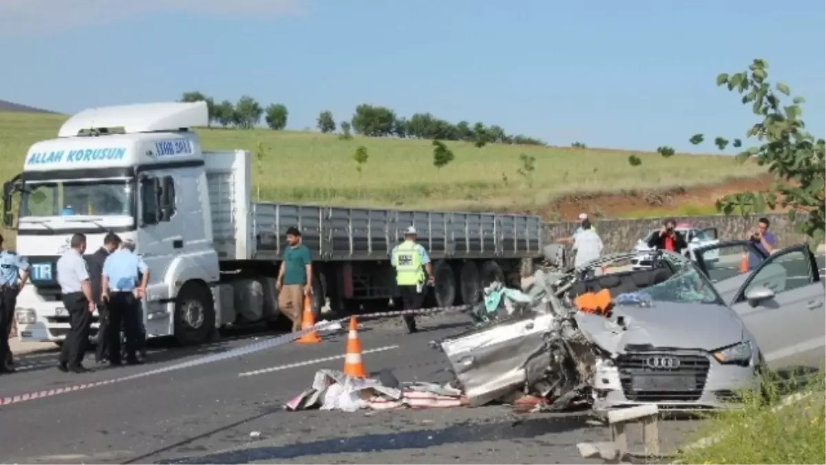 Elazığ\'da Trafik Kazası: 2 Ölü, 2 Yaralı