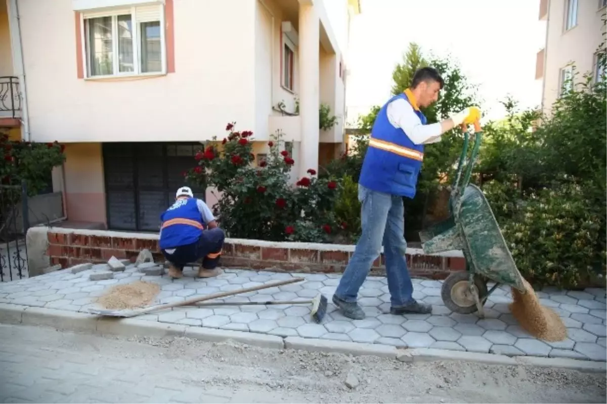 Emek Mahallesinde Üst Yapı Çalışmaları