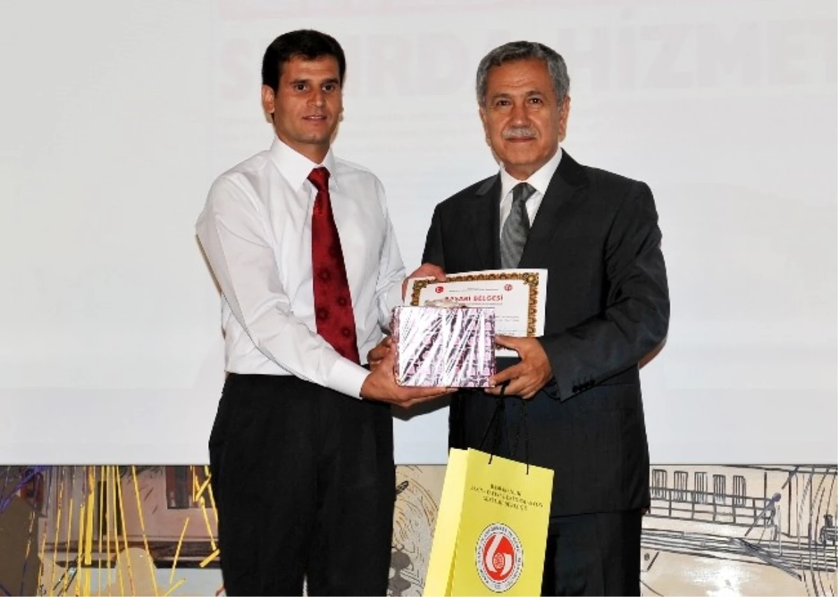 Gazeteci Ulutaş\'a BYEGM\'den Dördüncü Ödül