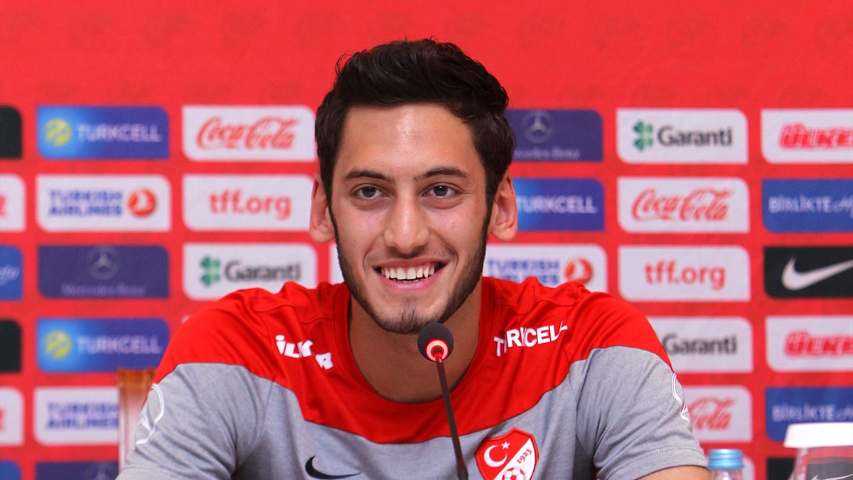 Hakan Çalhanoğlu\'nun Gelceği Yavaş Yavaş Belli Oluyor