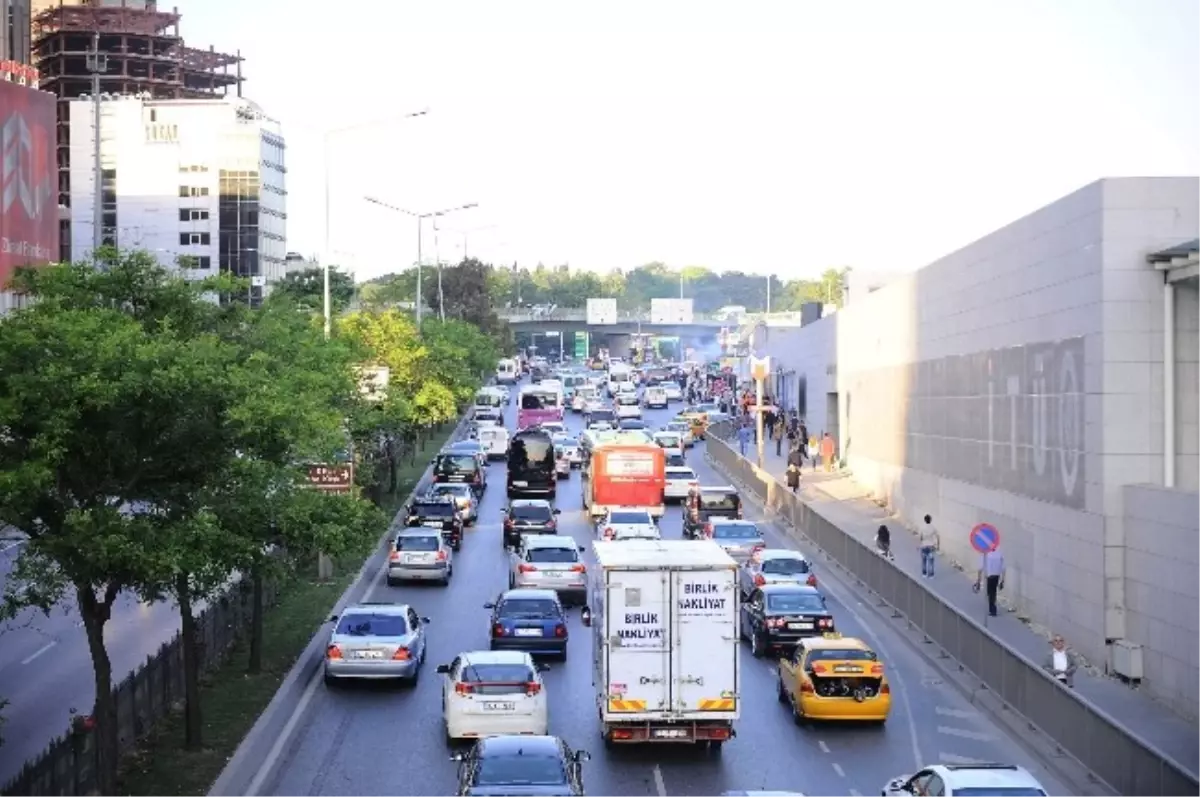 İstanbul\'da Justin Trafiği