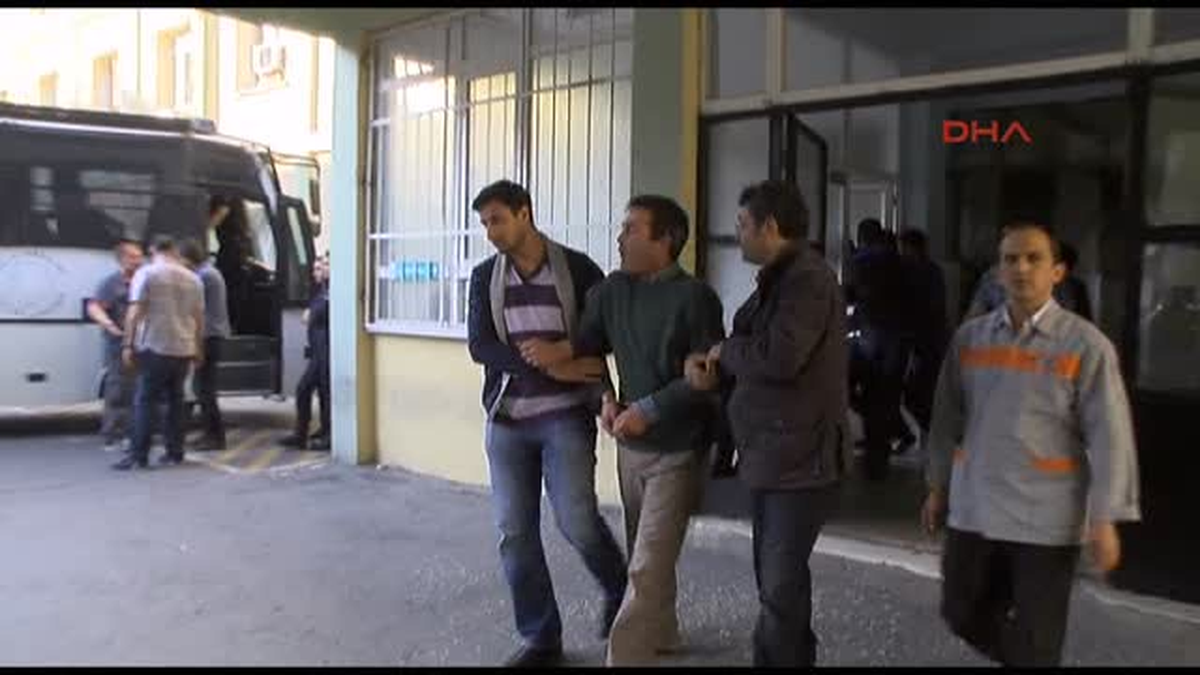 Okmeydanı\'nda Gözaltına Alınanlar Sağlık Kontrolünden Geçirildi