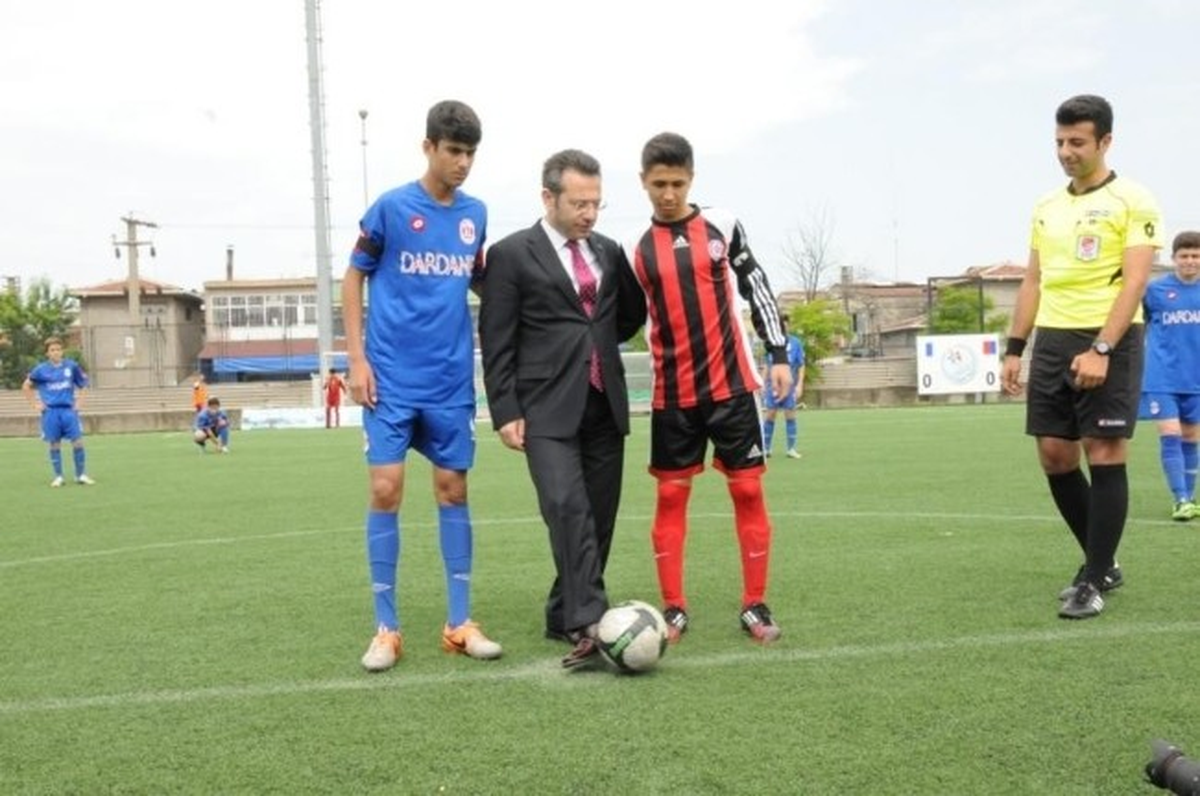 Okul Sporları Futbol Yıldızlar Türkiye Birinciliği Samsun\'da Başladı
