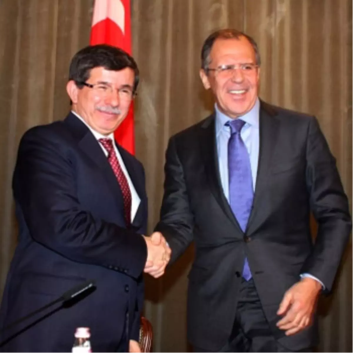 Rusya: Lavrov ve Davutoğlu Yarın Ukrayna ve Suriye\'yi Görüşecek