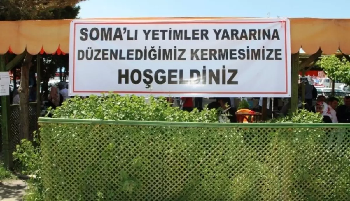 Sağlıkçılardan Soma Yararına Kermes