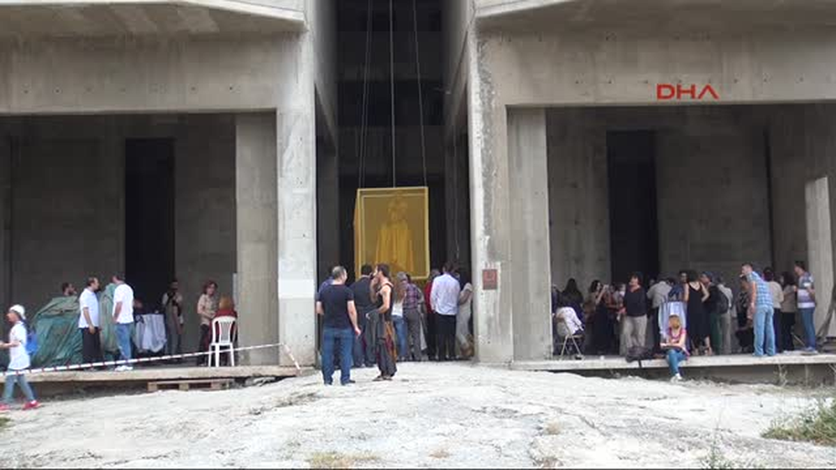 Şiddeti Modeller Üzerinde Performansla Anlattı