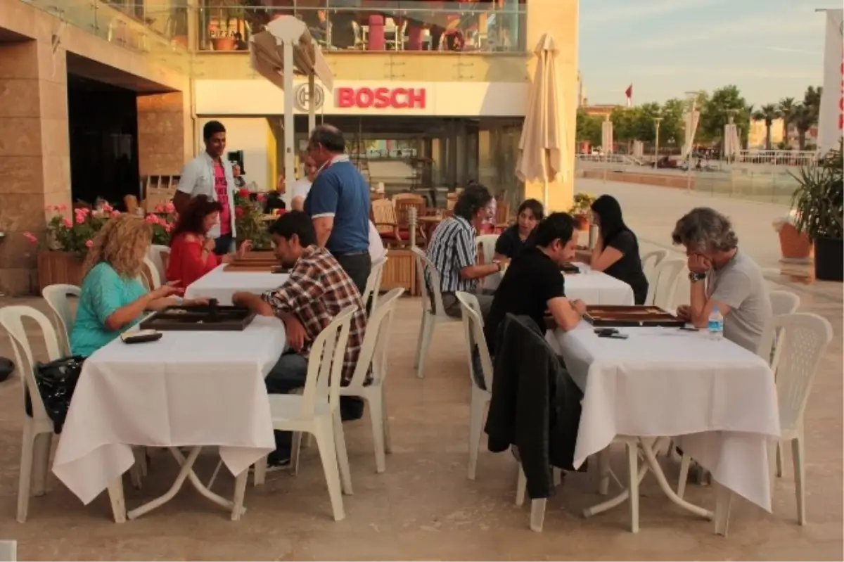 Urla\'da Tavla Turnuvası Düzenlendi