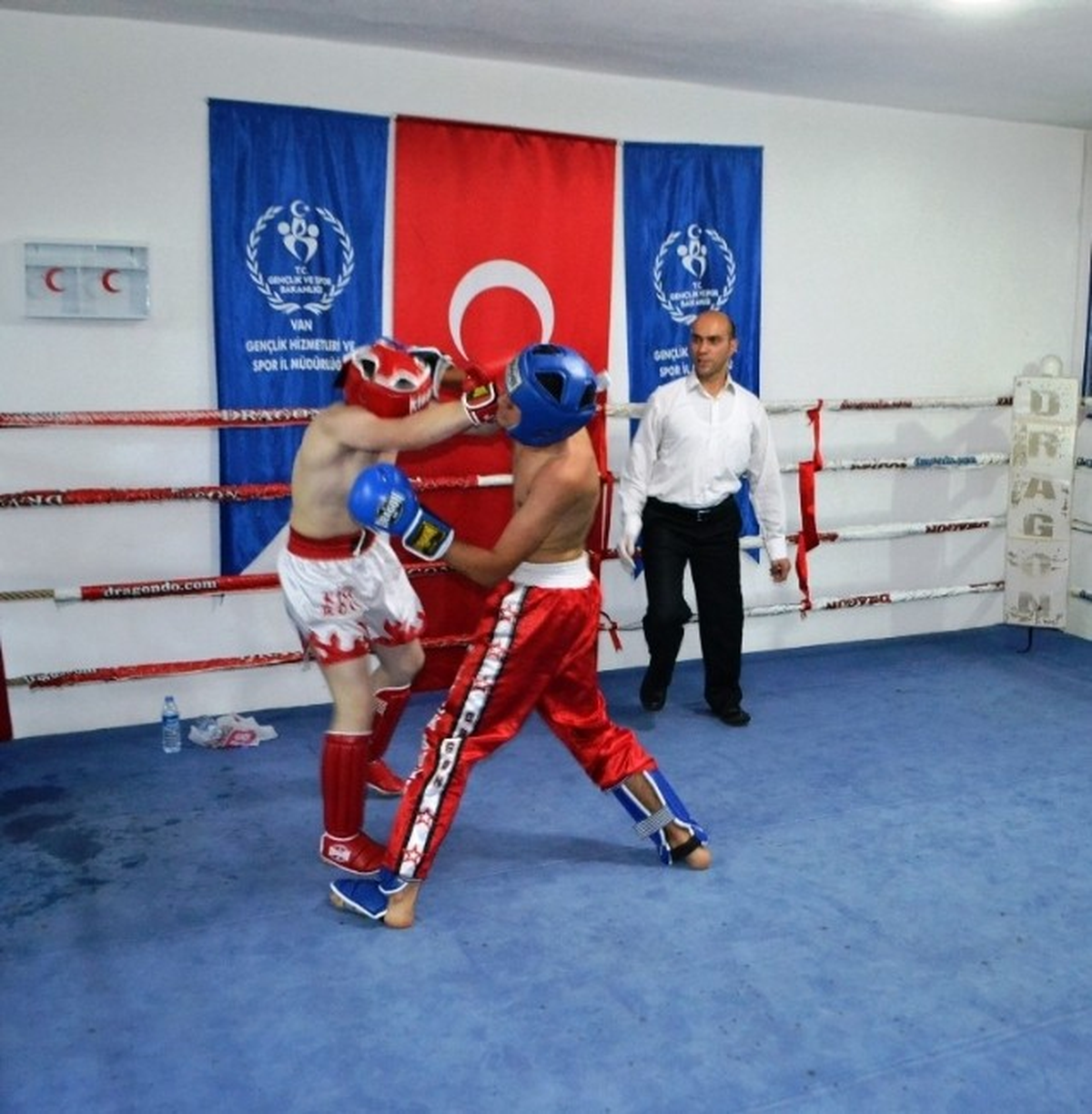 Van\'da Kick Boks Şampiyonası Düzenlendi