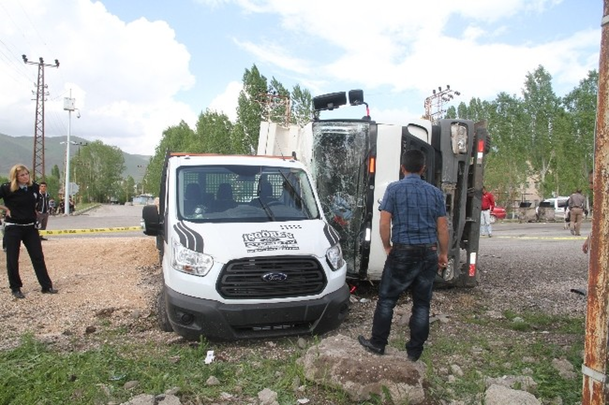 Varto da Trafik Kazası: 2 Yaralı