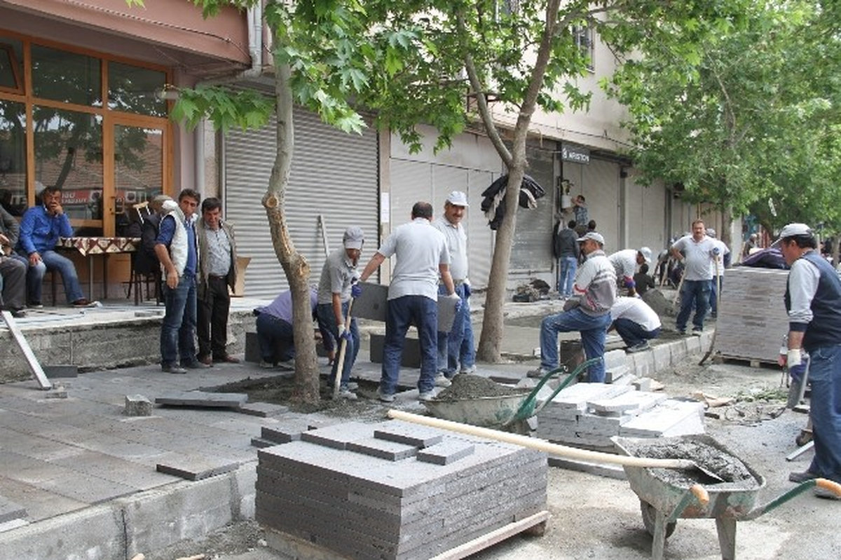 Yol Genişletme Çalışmaları Devam Ediyor