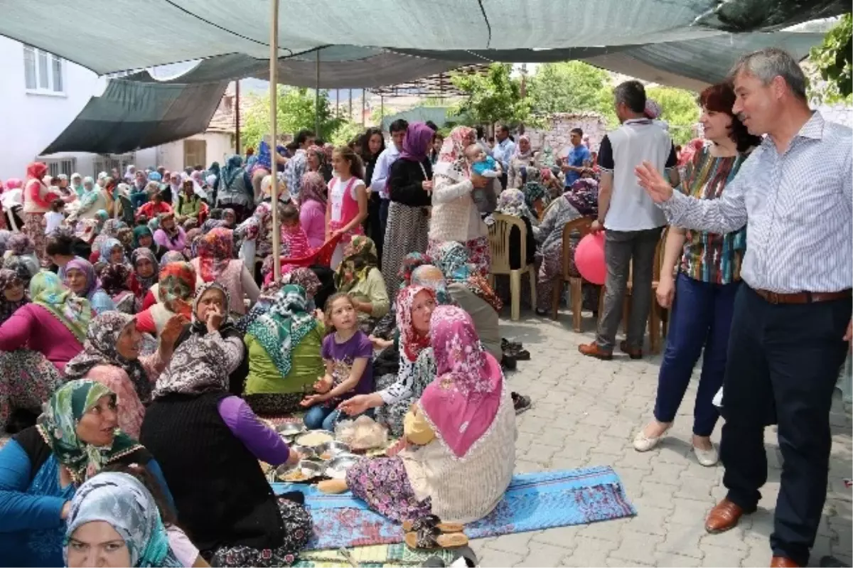 Yüzlerce Vatandaş Hayır Yemeğinde Buluştu