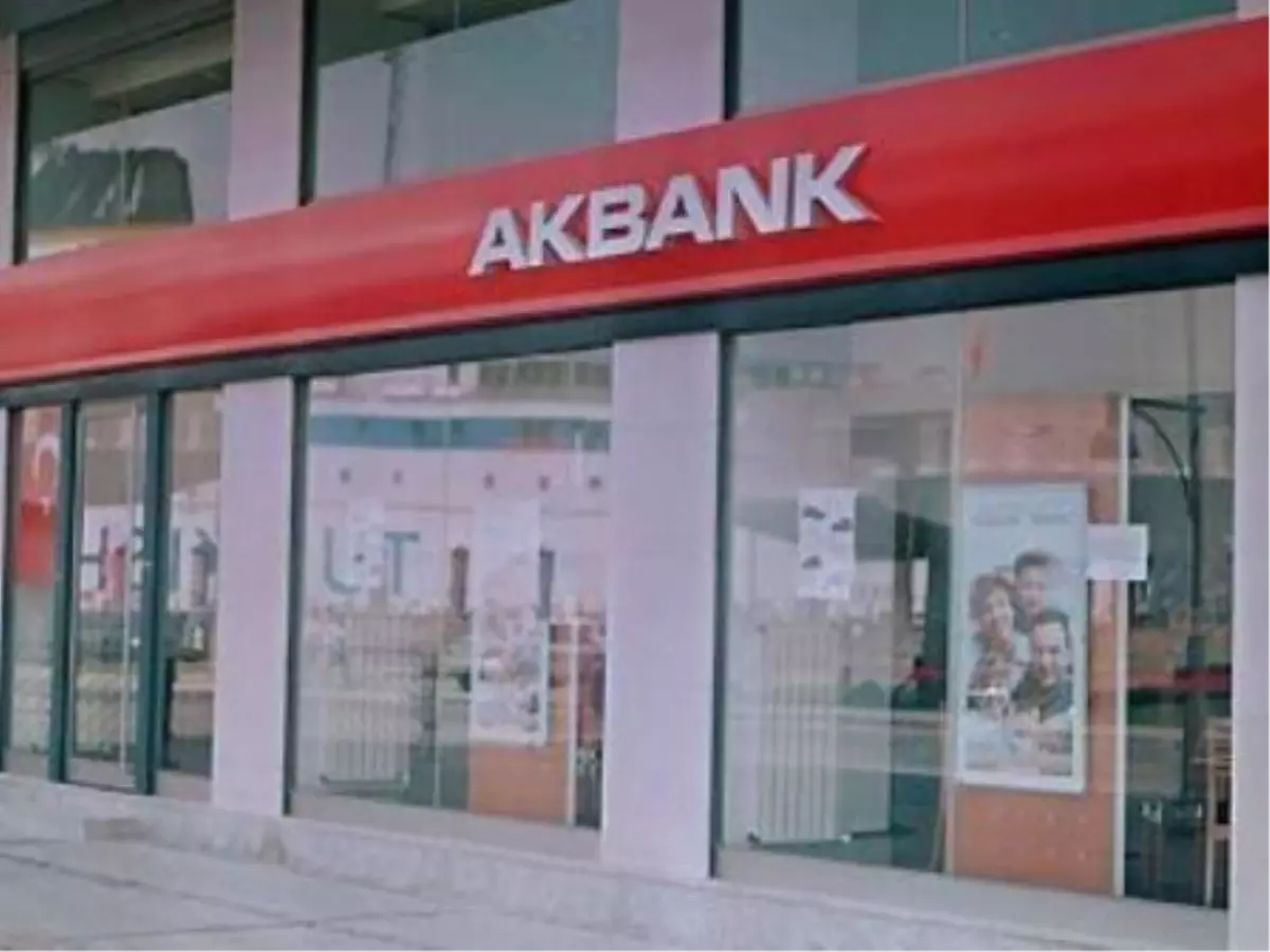 Akbank, İzmir\'de Şube Ağını Genişletti