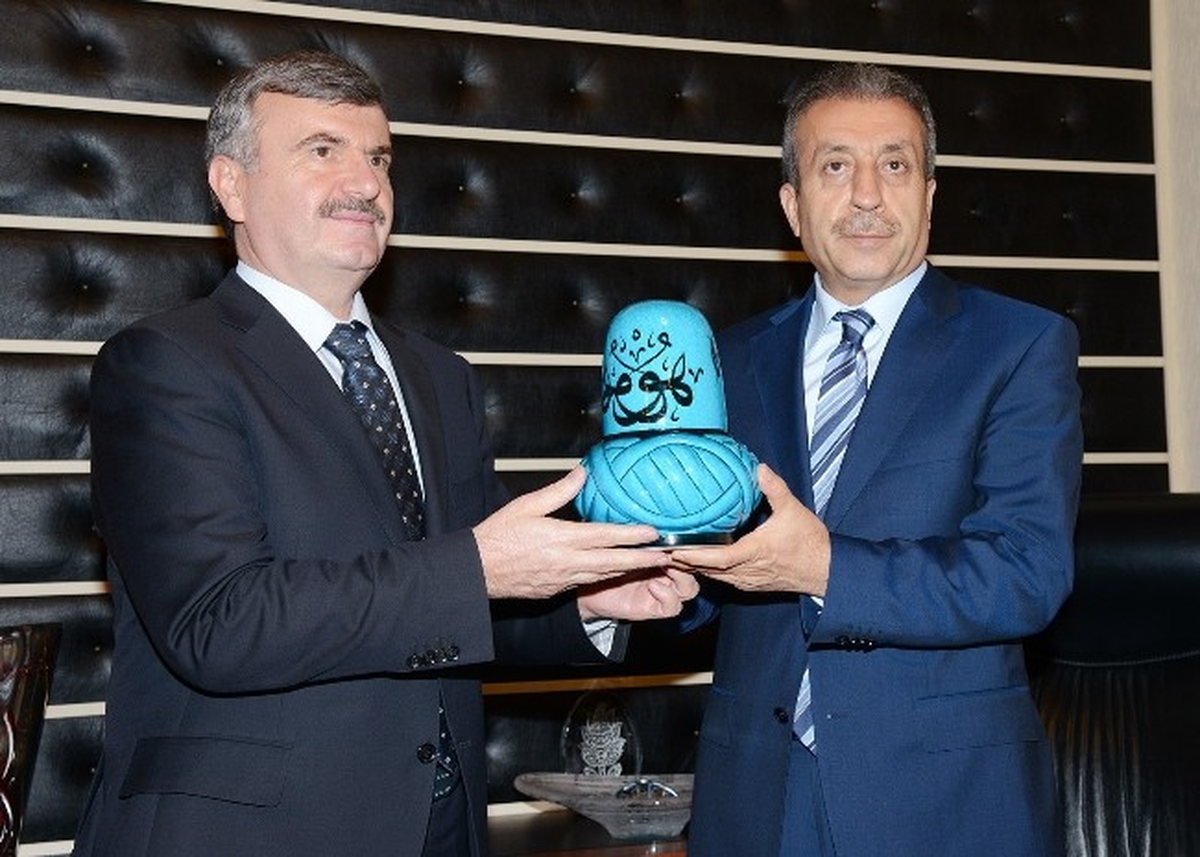 Bakan Eker\'den Başkan Akyürek\'e Ziyaret