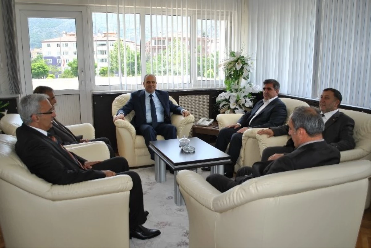 Başkan Özdemir\'den Emniyet Müdürü Artunay\'a Ziyaret