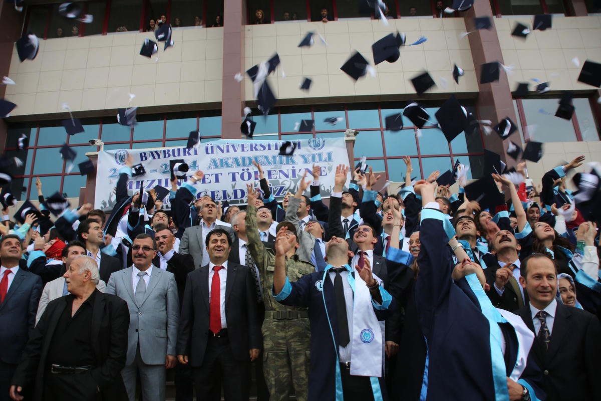 Bayburt Üniversitesi\'nde Mezuniyet Töreni