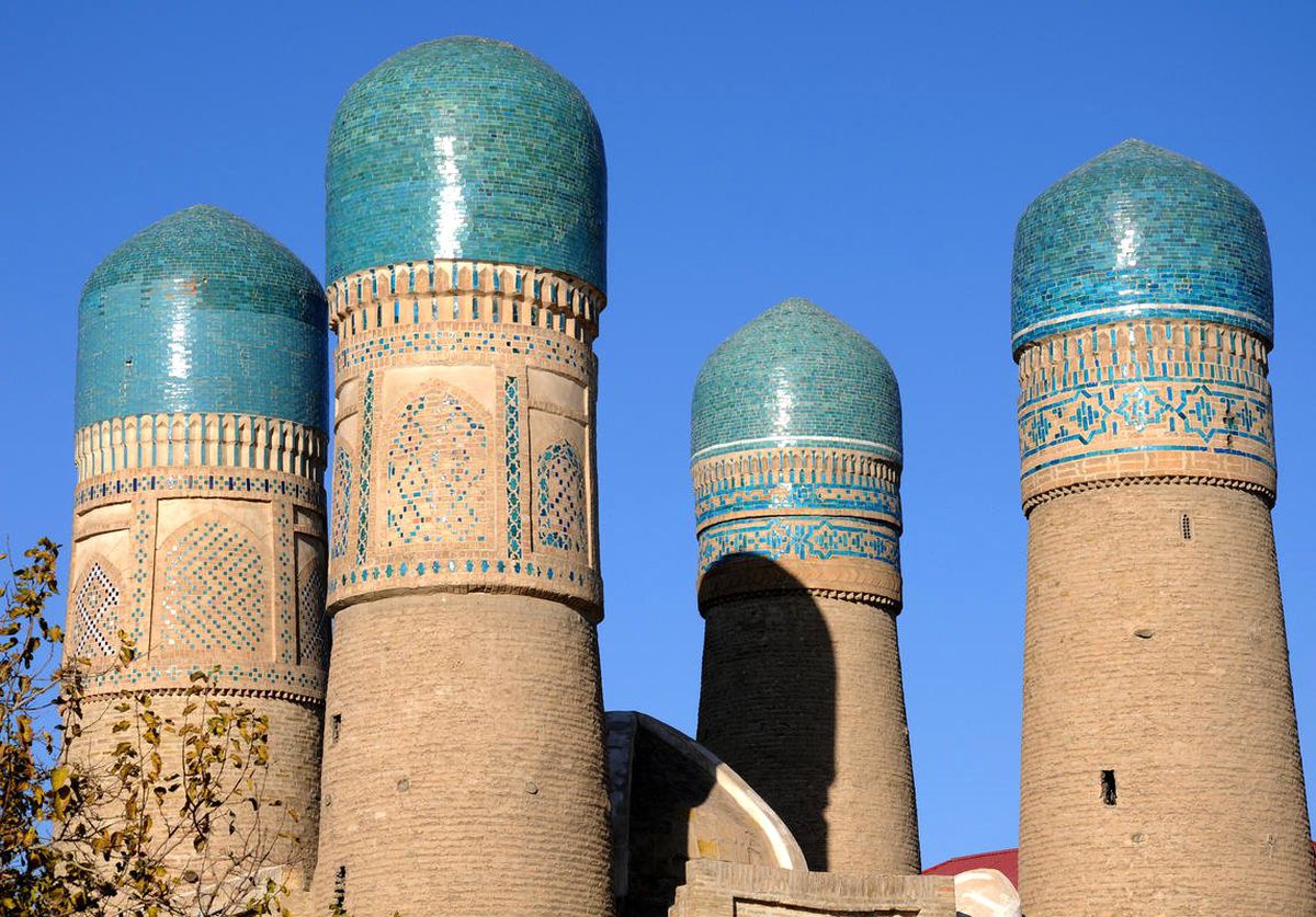 Buhara\'nın Sembolü Medrese: Çar Minar