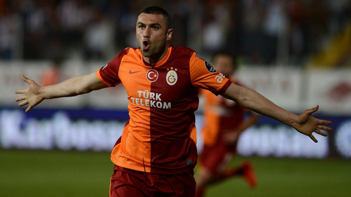Burak Yılmaz\'ın Sözleşmesi 2019 Yılına Kadar Uzatıldı