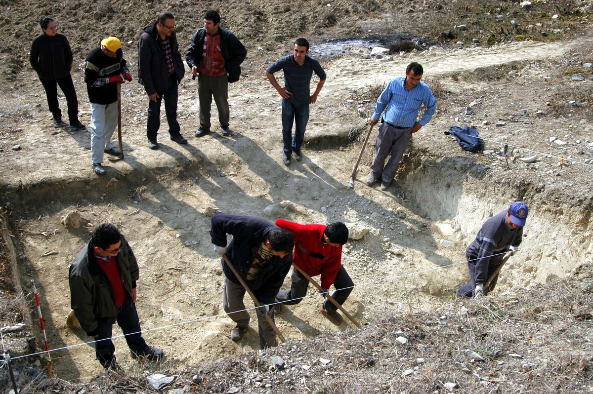 Büyük Göztepe Tümülüs\'ündeki Kazı Çalışmaları