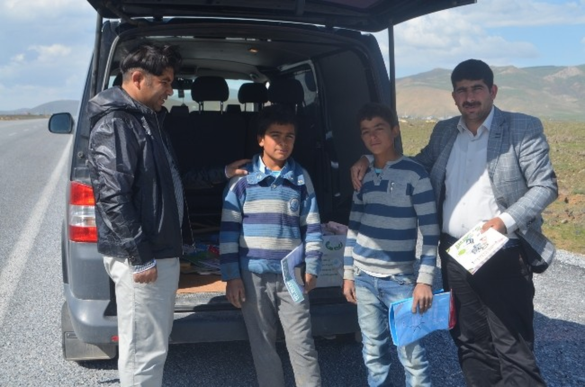 Çaldıran\'da \'Seyyar Kütüphaneyle Çoban Öğrencilere Umut Olalım\' Projesi