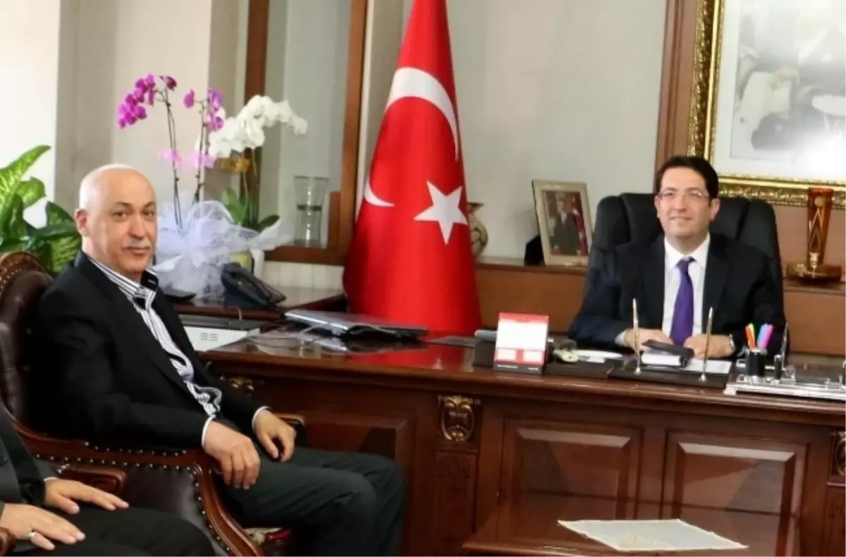 Eski Başkan Ertuğrul'dan Yeni Başkan Yazgı'ya Ziyaret